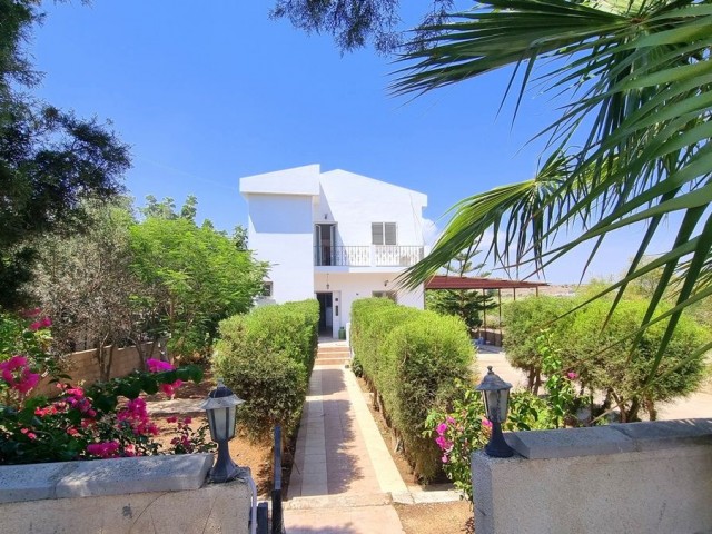 3 BEDROOM DETACHED VILLA ON A 836 M2 OF PLOT ONLY 5 MINUTES DRIVE TO SANDY BEACH