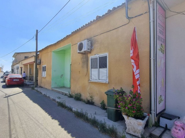 FREISTEHENDES HAUS MIT 3 SCHLAFZIMMERN UND GROSSEM GARTENBEREICH