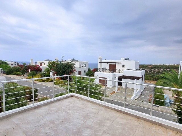 4 BEDROOM DETACHED VILLA WITH BREATHTAKING VIEWS BY THE COAST