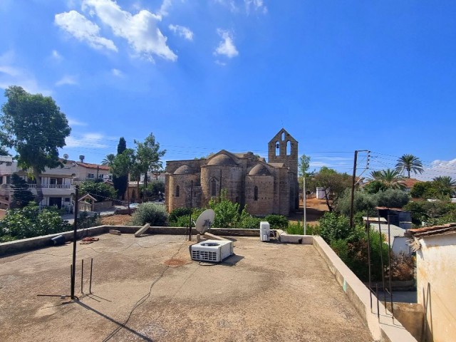 UNIQUE OPPURTUNITY TO BUY 4 BED BUNGALOW WITH HISTORICAL CHURCH VIEW