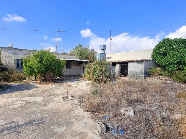 RENOVATION PROJECT, CHARMING CYPRIOT BUNGALOW ON A 823 M2 OF PLOT