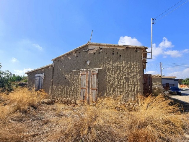 HISTORISCHES GEBÄUDE AUF 428 M2 GRUNDSTÜCK