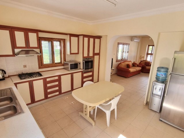 3 BEDROOM SEMI-DETACHED VILLA WITH COMMUNAL SWIMMING POOL 