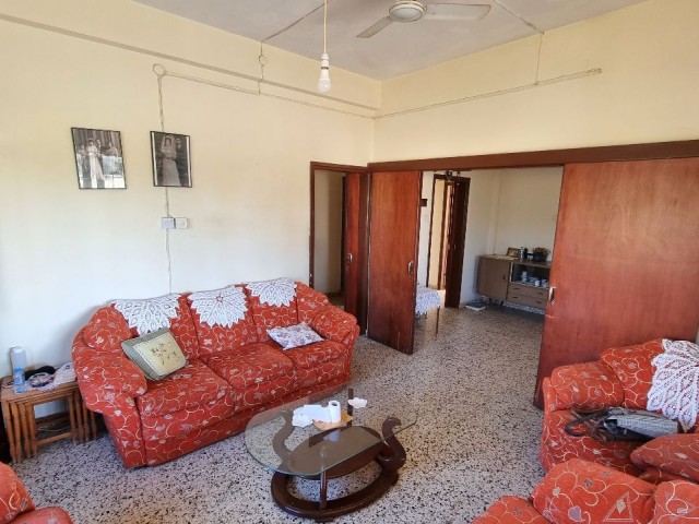 2 BEDROOM BUNGALOW ON A SPACIOUS 753 M2 OF PLOT 