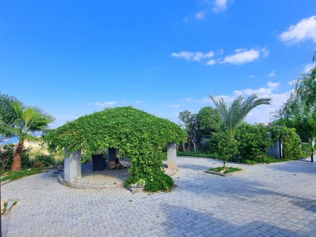 FREISTEHENDES HAUS MIT 3 SCHLAFZIMMERN, HOHEM MEERBLICK UND SWIMMINGPOOL