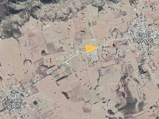 ویلا 300 متری با مجوز منطقه بندی، زمین 4.581 متر مربع
