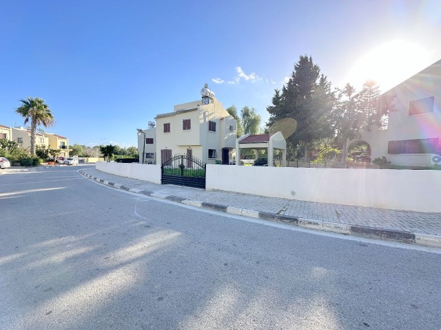 3 BED 2 BATH DETACHED VILLA IN A PRIME LOCATION