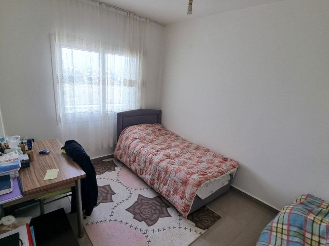 GENİŞ, 3 YATAK 2 BANYO ODALI DAİRE  