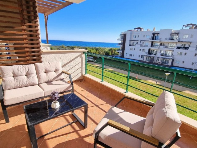 FURNISHED, STUDIO APARTMENT IN A SEAFRONT LUXURY COMPLEX WITH AMAZING SEA VIEW