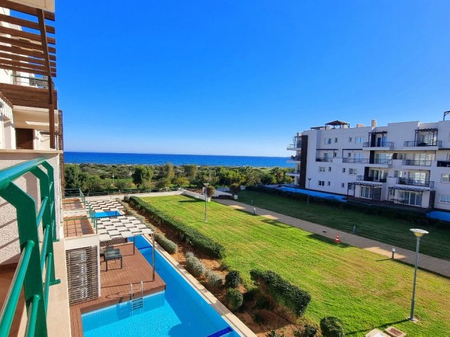 MÖBLIERTE STUDIOWOHNUNG IN LUXURIÖSER STRAND-FRONT-ANLAGE MIT ATEMBERAUBENDEM MEERBLICK