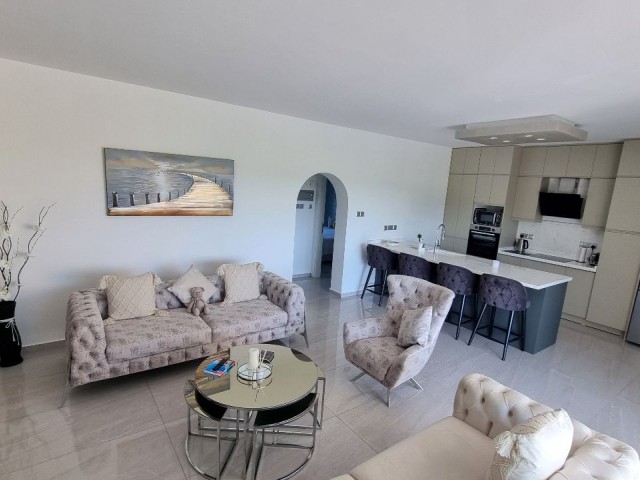 NEWLY REFURBISHED, LUXURY 2 BED 2 BATH APARTMENT WITH MESMERISING VIEWS