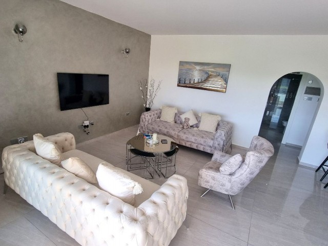 NEWLY REFURBISHED, LUXURY 2 BED 2 BATH APARTMENT WITH MESMERISING VIEWS