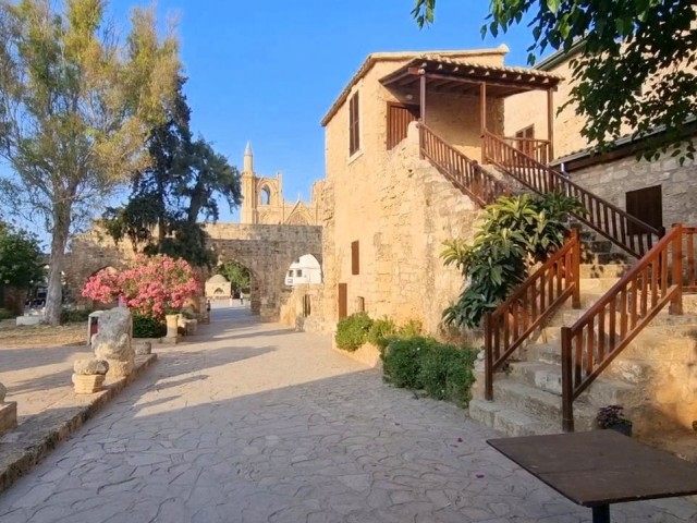 UNIQUE OPPORTUNITY TO OWN 5/6 BEDROOM HOUSE WITH TURKISH TITLE DEED AND BEAUTIFUL SEA VIEW IN HISTORICAL OLDTOWN
