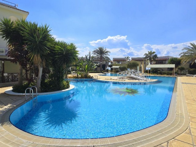 2 BEDROOM FURNISHED APARTMENT IN A SEA FRONT COMPLEX WITH A GARDEN AREA