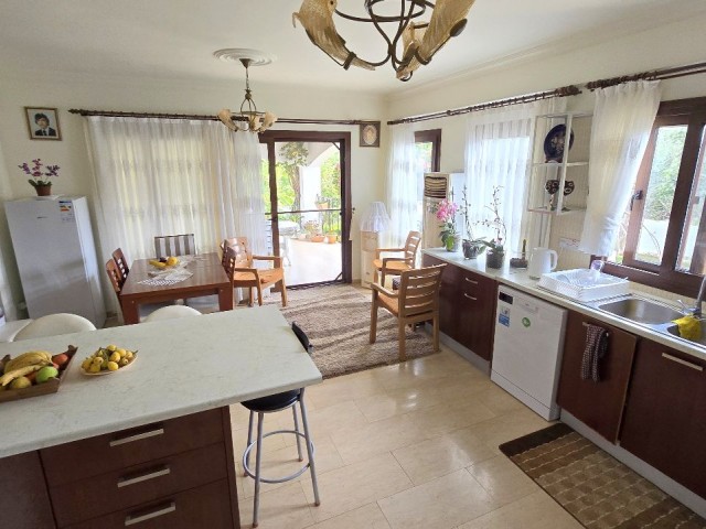 4 BED 3 BATH DETACHED AND FURNISHED VILLA IN A BEAUTIFUL NEIGHBOURHOOD