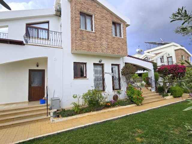 4 BED 3 BATH DETACHED AND FURNISHED VILLA IN A BEAUTIFUL NEIGHBOURHOOD