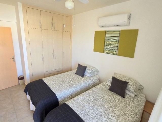 MÖBLIERT, 2 SCHLAFZIMMER, 2 BADEZIMMER, WOHNUNG IM 1. STOCK MIT HERRLICHEM MEERBLICK