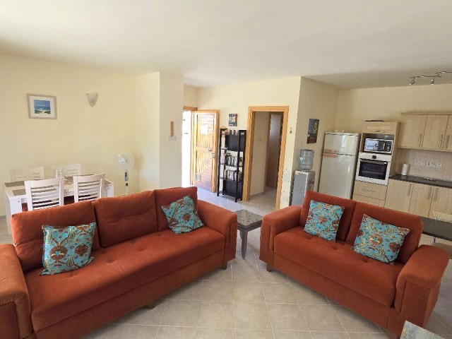 IMMACULATE 2 BED 2 BATH, GROUND FLOOR FURNISHED MAISONETTE