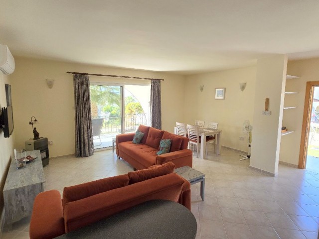 IMMACULATE 2 BED 2 BATH, GROUND FLOOR FURNISHED MAISONETTE