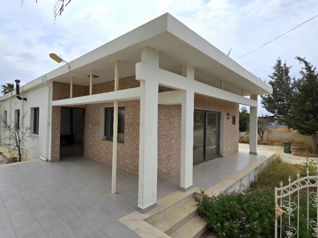 3 BEDROOM BUNGALOW WITH A LARGE GARDEN FOR RENT IN BOĞAZTEPE