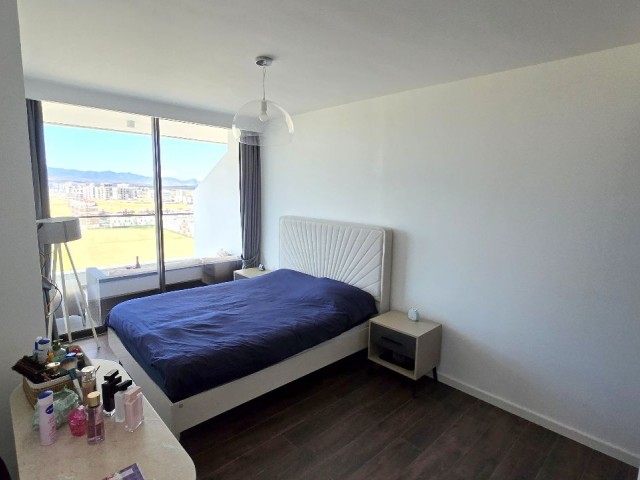 مبله لوکس و با کیفیت، آپارتمان 2 خوابه با نمای دریا در طبقه 16 واقع در یک مرکز 7 ستاره
