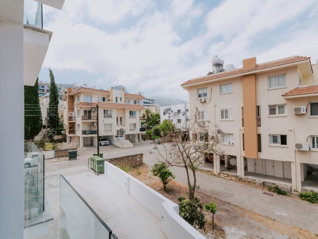 Kyrenia Center 2+1 Wohnungen zum Verkauf