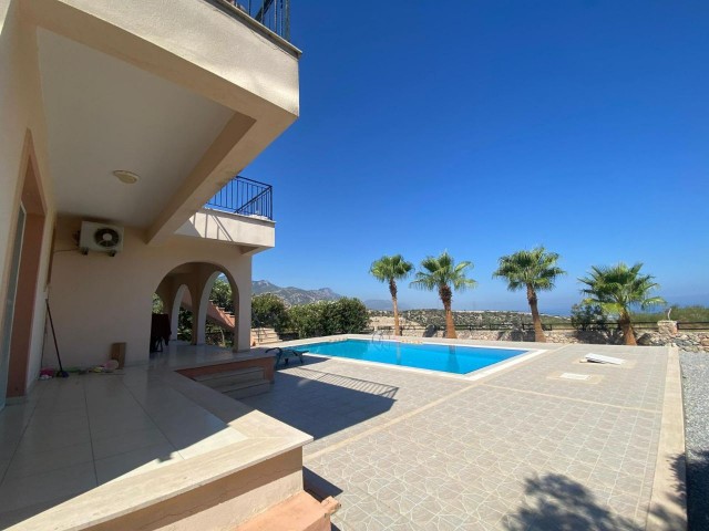 Girne Arapkoy 3+1 Villa zu verkaufen