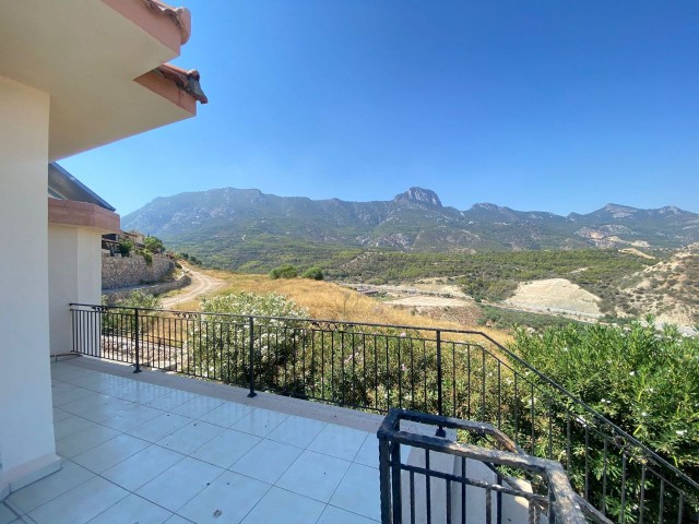 Girne Arapkoy 3+1 Villa zu verkaufen