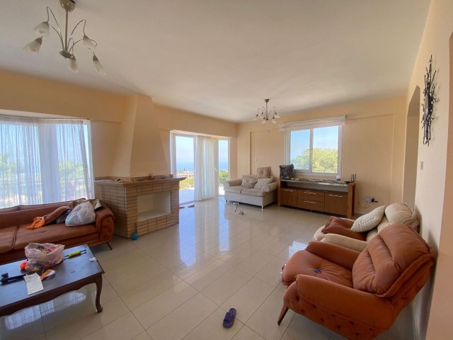 Girne Arapkoy 3+1 Villa zu verkaufen