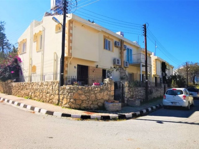 Kyrenia Alsancak 3+1 Villa zu verkaufen