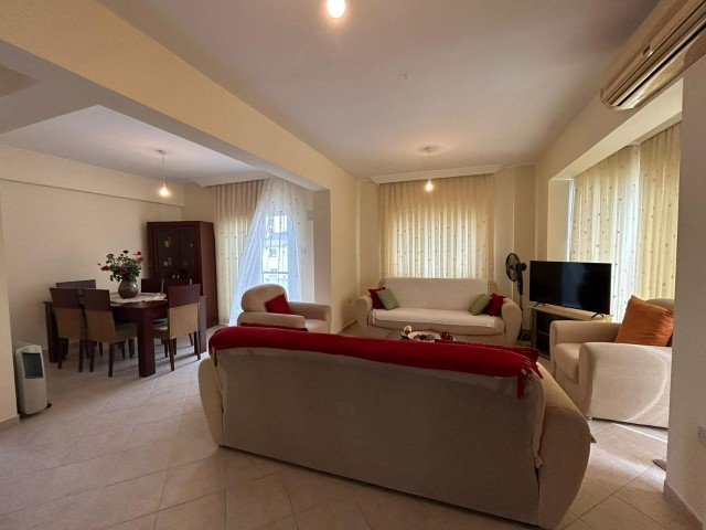 Girne Merkezde 3+1 Penthouse Daire