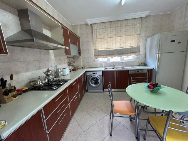 Girne Merkezde 3+1 Penthouse Daire