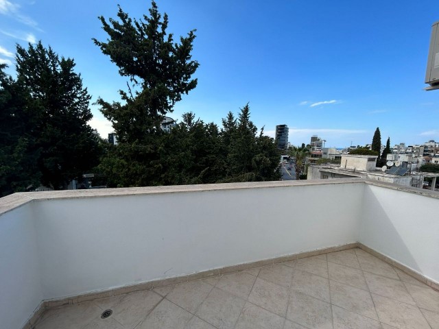 Girne Merkezde 3+1 Penthouse Daire