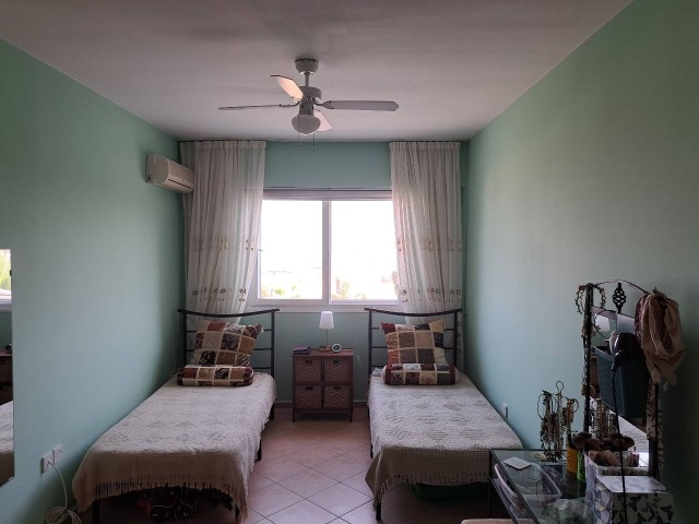 2+1 Wohnung mit Meerblick in Arapköy, Girne