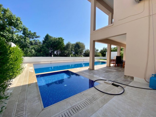 4+1 Lux Villa zu vermieten in Kyrenia, Region Edremit