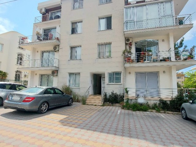 LUXURIÖSE VOLL MÖBLIERTE 3+1-WOHNUNG IM KYRENIA CENTER ZU VERKAUFEN