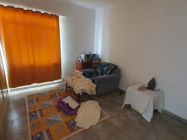 VERY SUITABLE LARGE FLAT FOR LODGING AND LARGE FAMILY USE