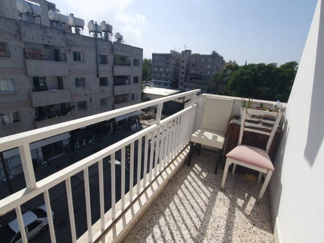 VERY SUITABLE LARGE FLAT FOR LODGING AND LARGE FAMILY USE