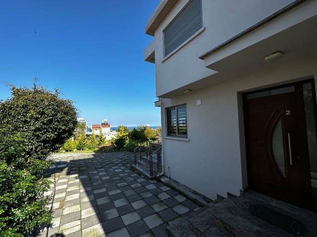 Poolvilla mit Meerblick in perfekter Lage auf Redstone Island