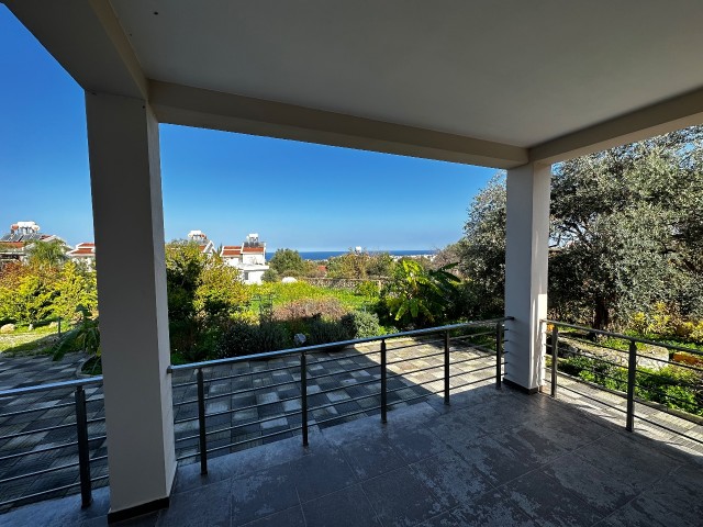 Poolvilla mit Meerblick in perfekter Lage auf Redstone Island