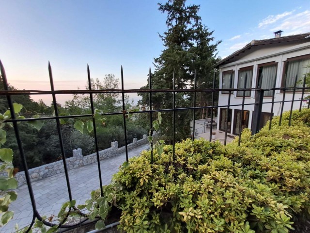 Komplett möblierte, freistehende Villa mit Blick auf das Kloster in Bellapais auf Redstone Island zu vermieten