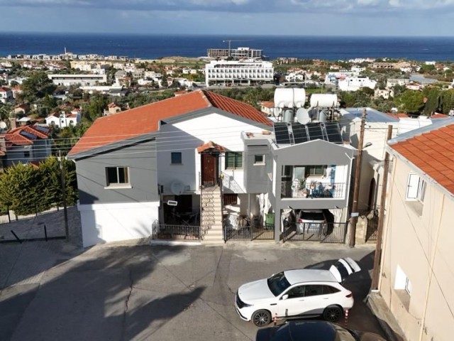 Zweistelliges Einfamilienhaus zum Verkauf in Çatalköy, Kyrenia