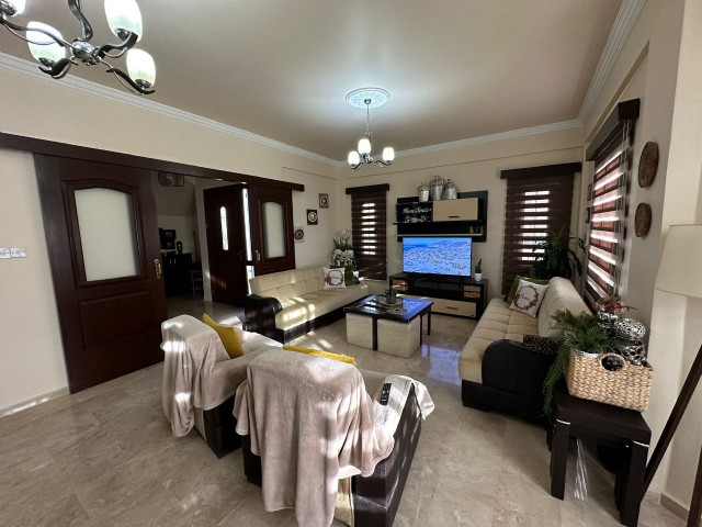 Freistehende Villa zum Verkauf in Degirmen, Nikosia