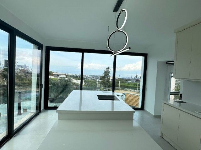 Ultra-Luxusvilla 4+3 zum Verkauf in Kyrenia!