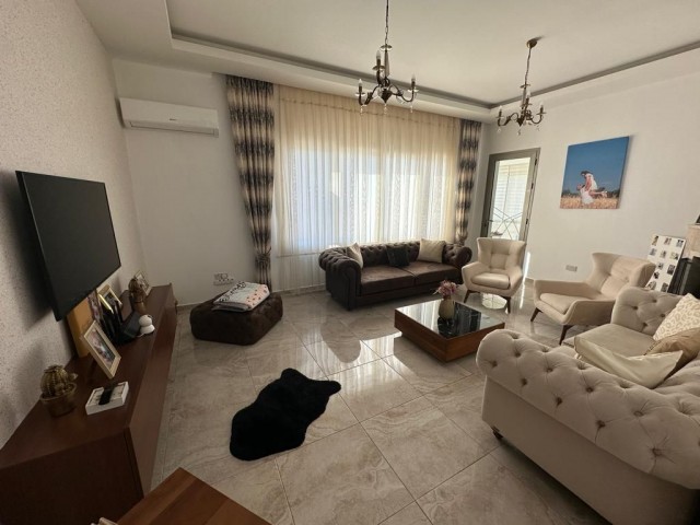 Völlig freistehende, einstöckige Villa zum Verkauf in Kyrenia/Ağırdağ!