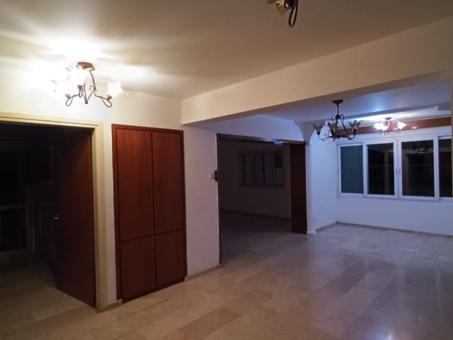 SPACIOUS 3+1 FOR SALE IN DEREBOYUNDA