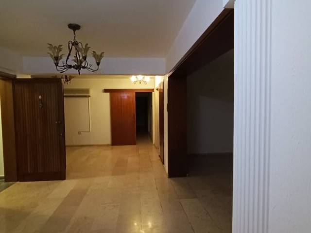 SPACIOUS 3+1 FOR SALE IN DEREBOYUNDA