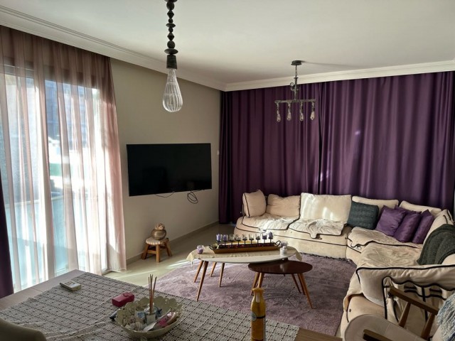 2+1 FULLY FURNISHED FLAT FOR RENT IN KYRENIA CENTER NEAR SAVOY HOTEL. PEACE 05338376242