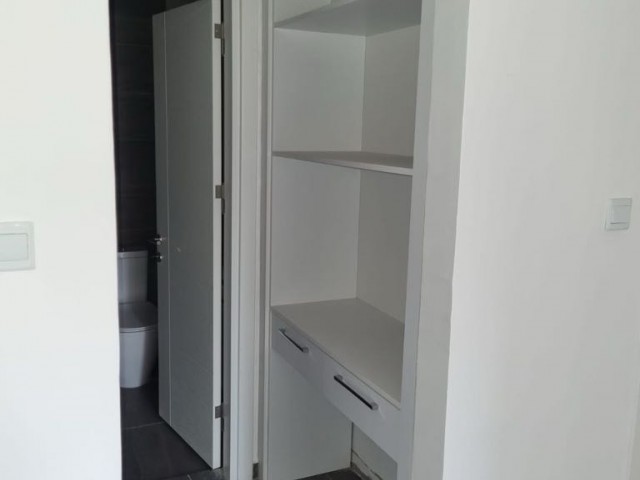 3+1 UNFURNISHED FLAT FOR RENT IN KYRENIA CENTER NEAR THE MUNICIPALITY. BARIŞ 05338376242