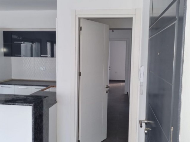 3+1 UNFURNISHED FLAT FOR RENT IN KYRENIA CENTER NEAR THE MUNICIPALITY. BARIŞ 05338376242